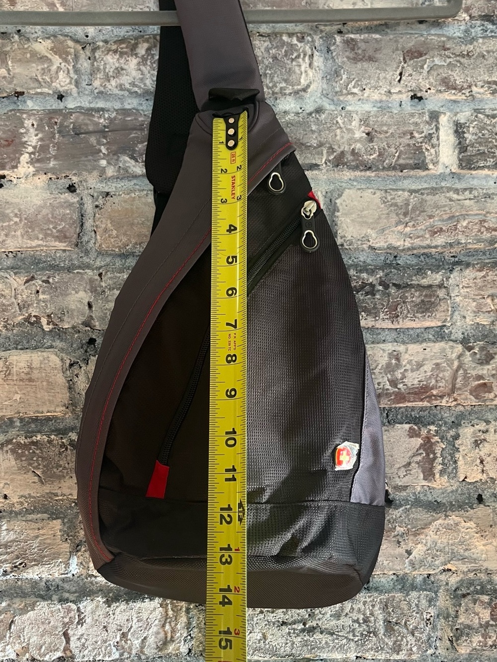 NEW Swiss Gear Black Sling Belt Bag/Padded Comfort Strap Multiple Functionunisex - Picture 9 of 12